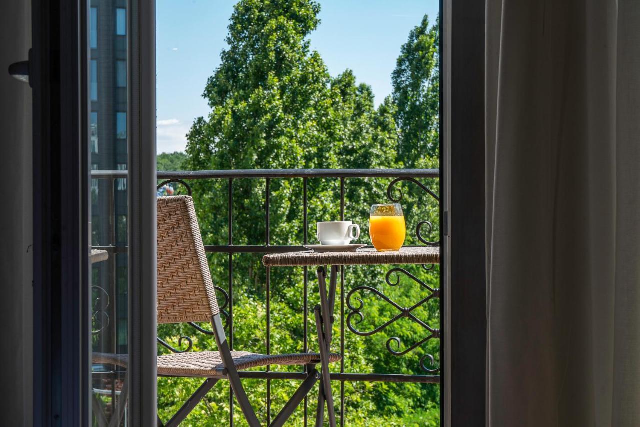 메종 소피아 호텔 외부 사진 A balcony