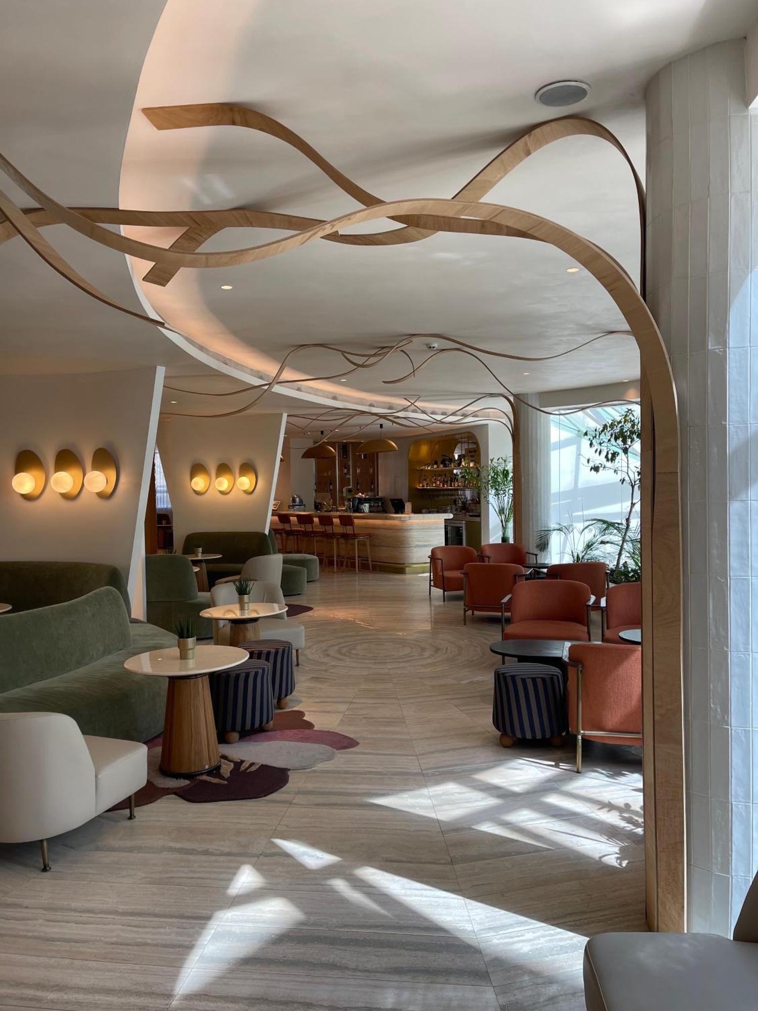 메종 소피아 호텔 외부 사진 The lounge at the airport